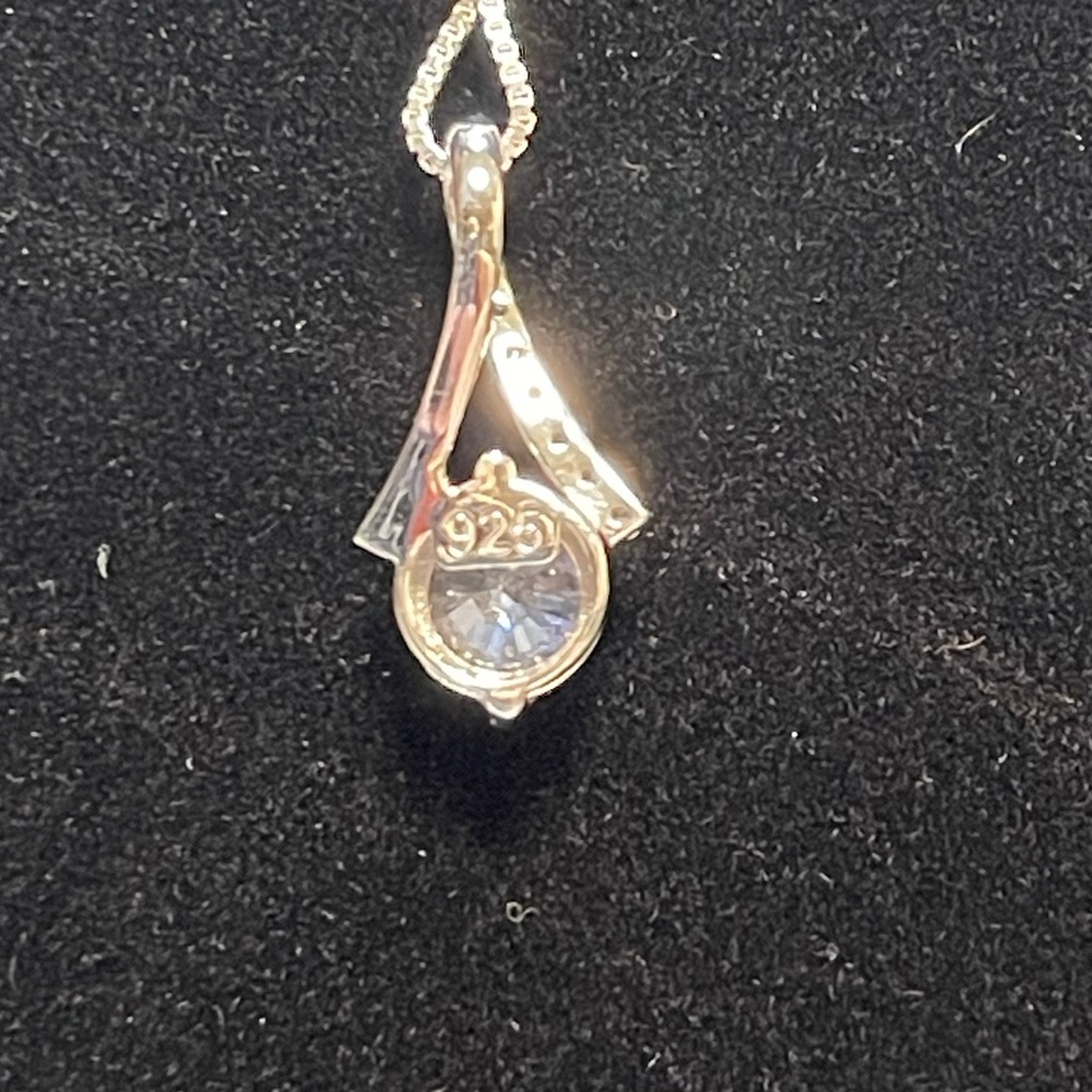 💎NWOT 2 CT Round Cut Diamond Twist Pendant 💎 - Picture 4 of 4